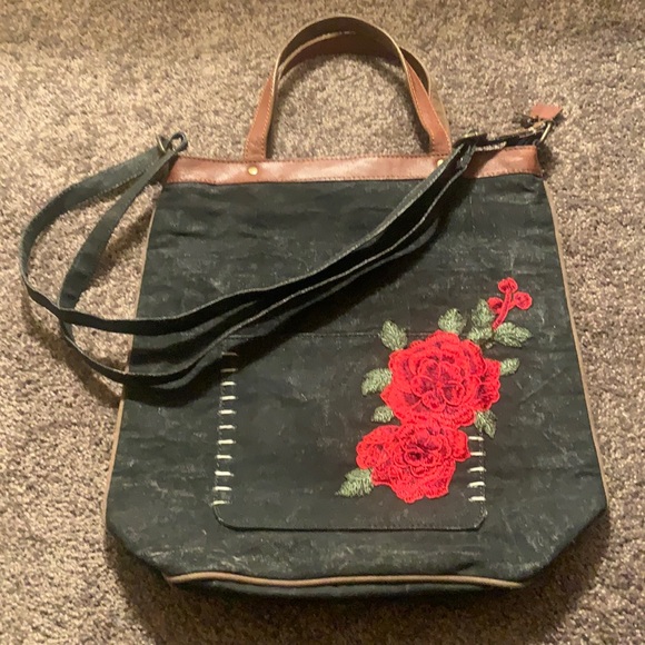 Mona B Handbags - NWOT Mona B Shoulder/Tote Bag w/Red Roses Appliqué